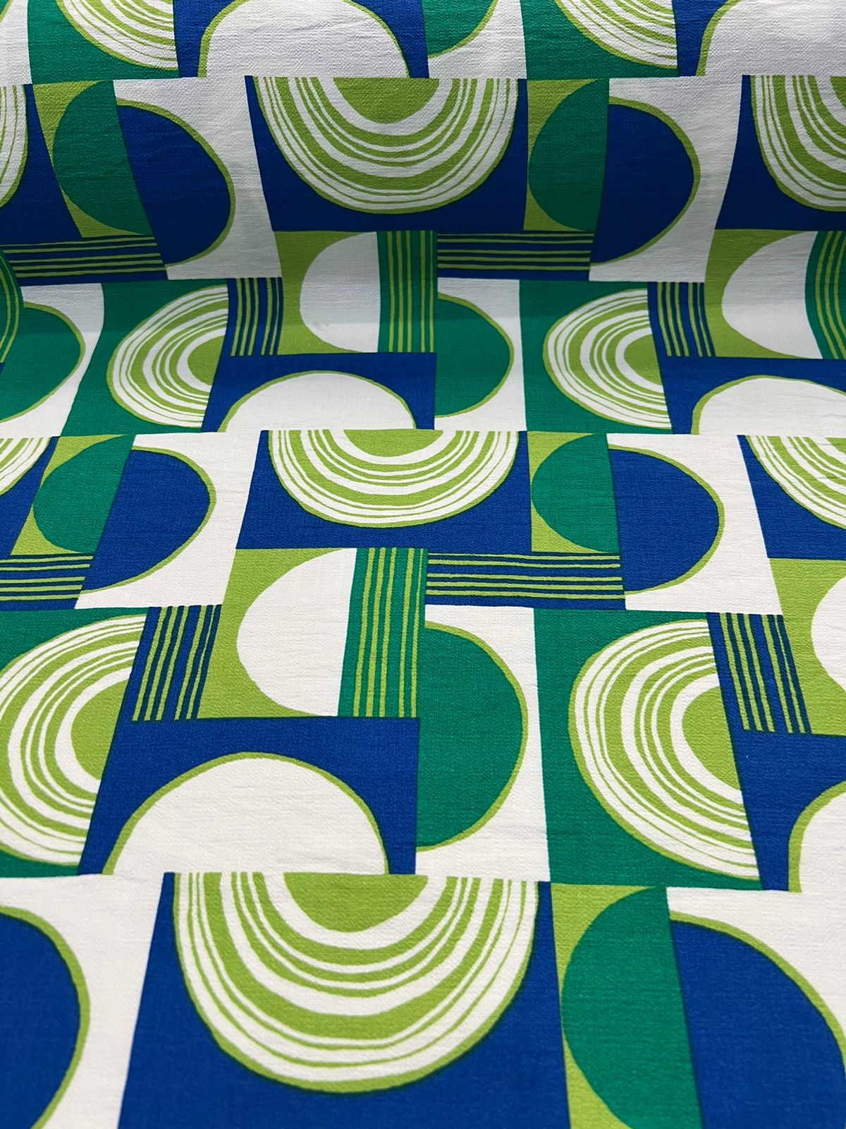 Tecido de viscolinho Capri 86% viscose 14% poliamida 1,40 largura