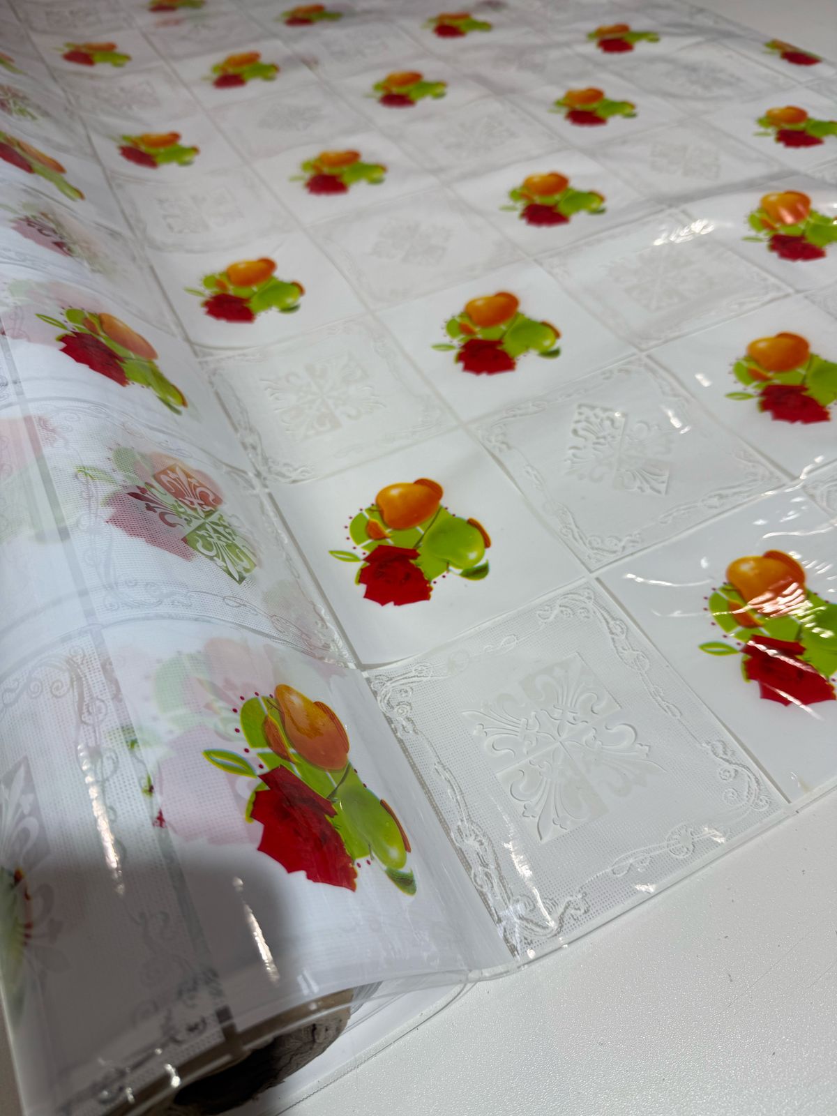 Toalha de Mesa Plástica Cristal 1m largura