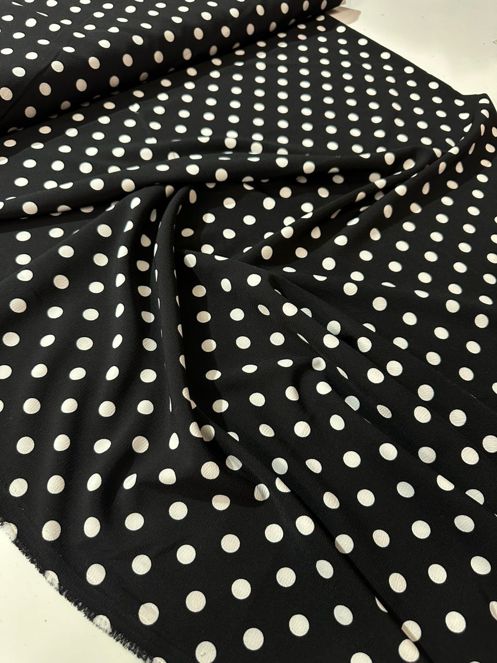Tecido Crepe Larissa estampado e Liso  1,50m largura