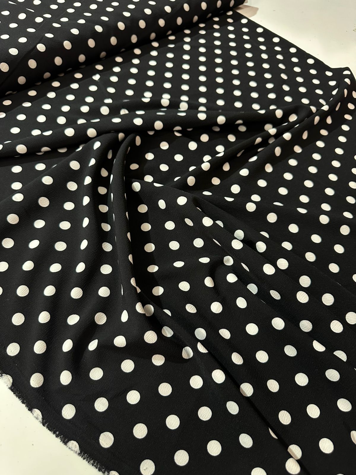 Tecido Crepe Larissa estampado e Liso  1,50m largura