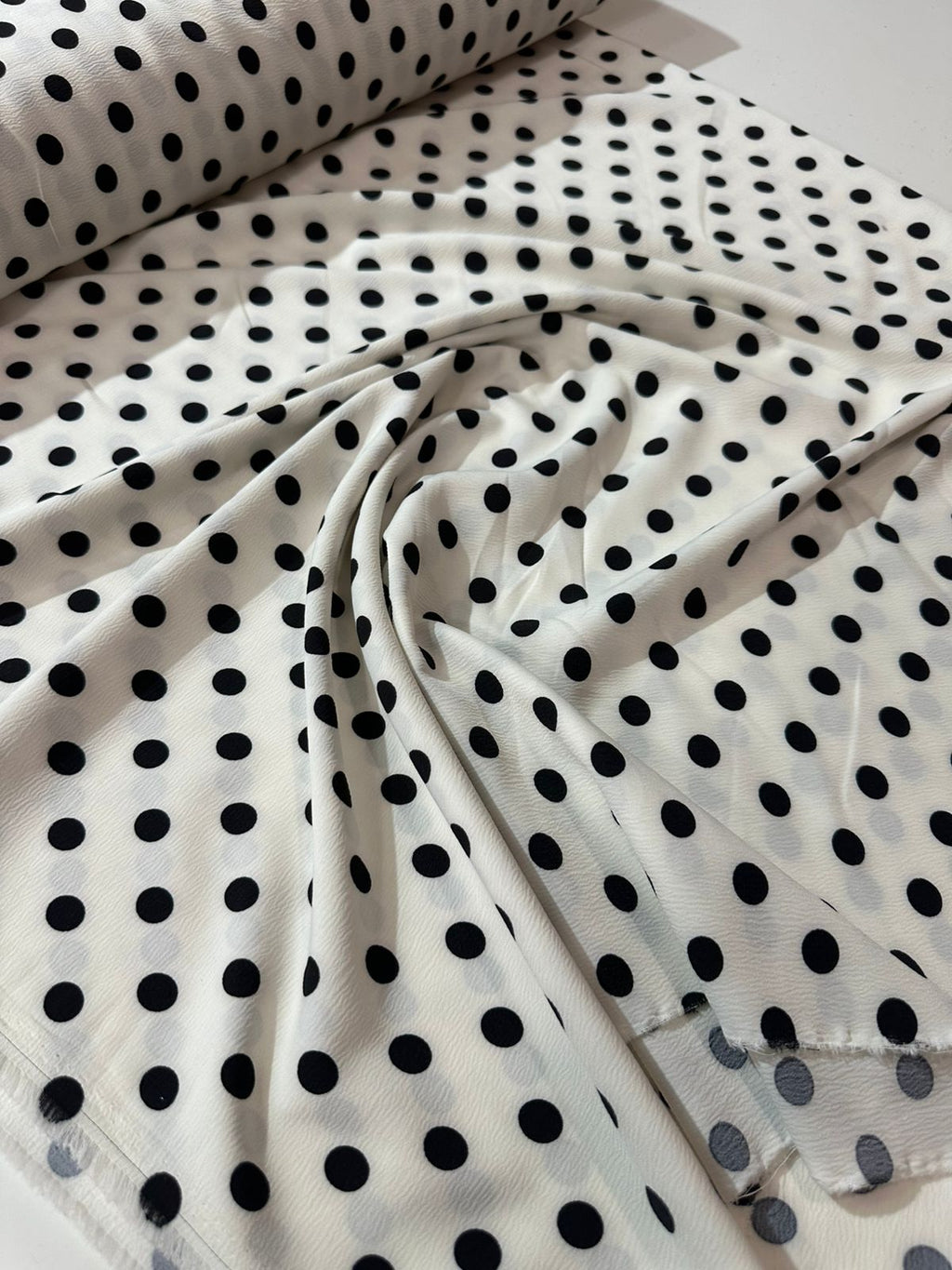 Tecido Crepe Larissa estampado e Liso  1,50m largura