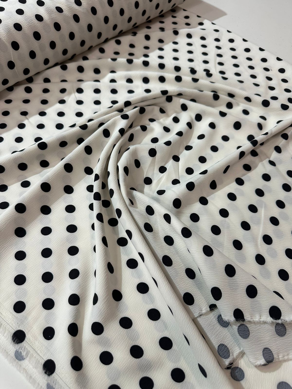 Tecido Crepe Larissa estampado e Liso  1,50m largura