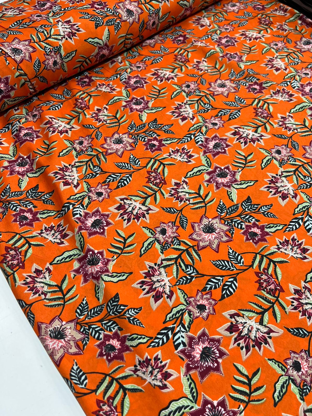 Crepe Aya estampado 1,40 largura toque de seda sedinha