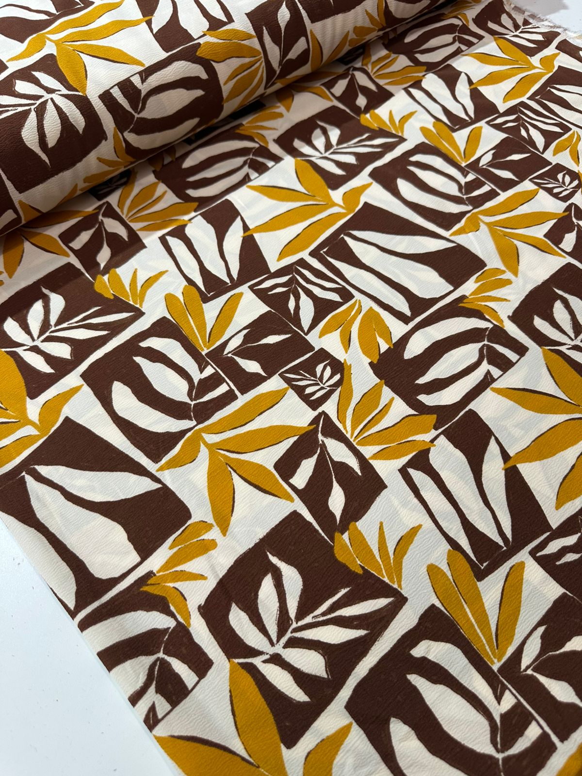 Tecido Crepe Larissa estampado e Liso  1,50m largura