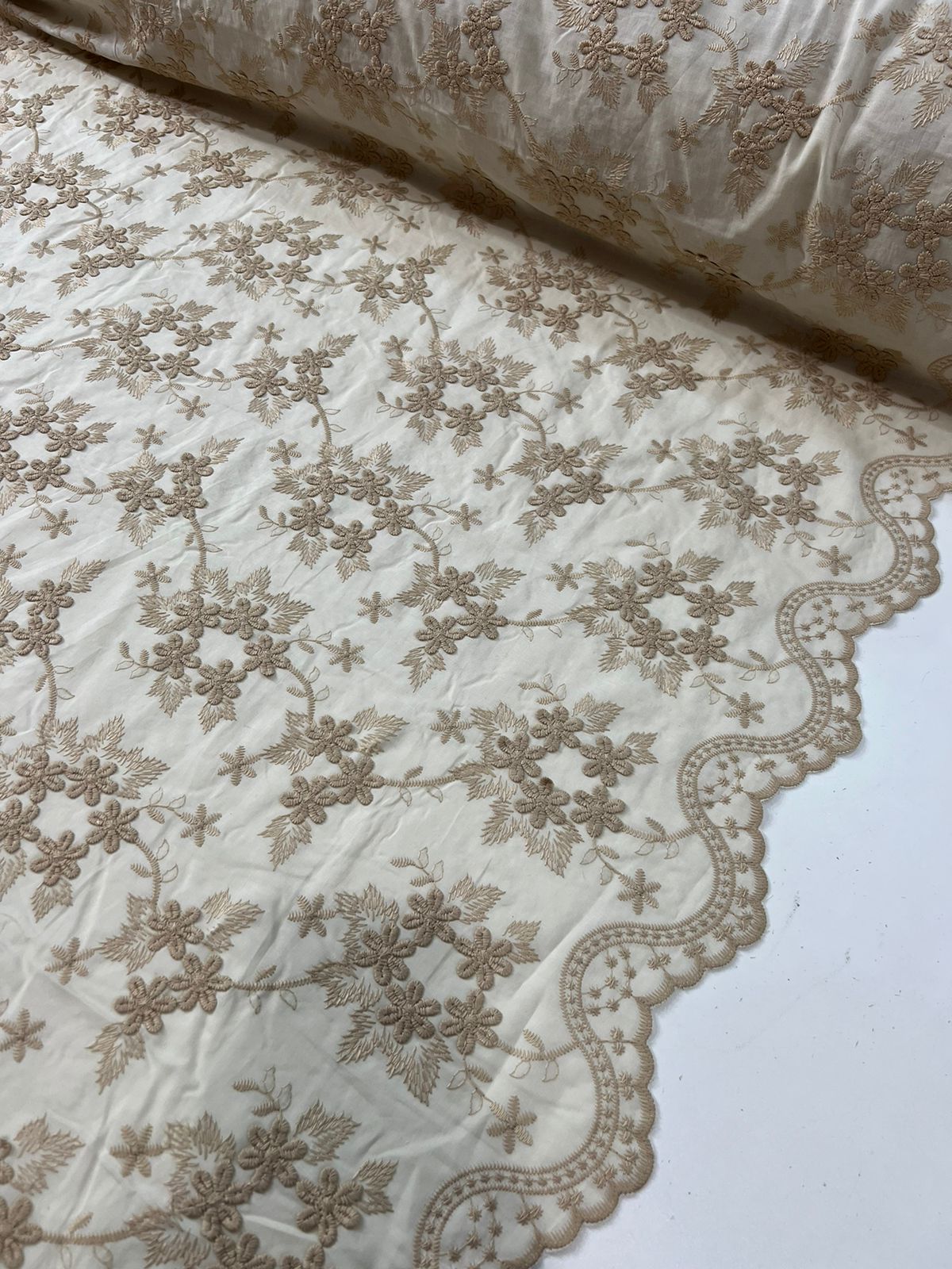 Tecido Laise Bordada 3D 100% algodão 1,40m Largura