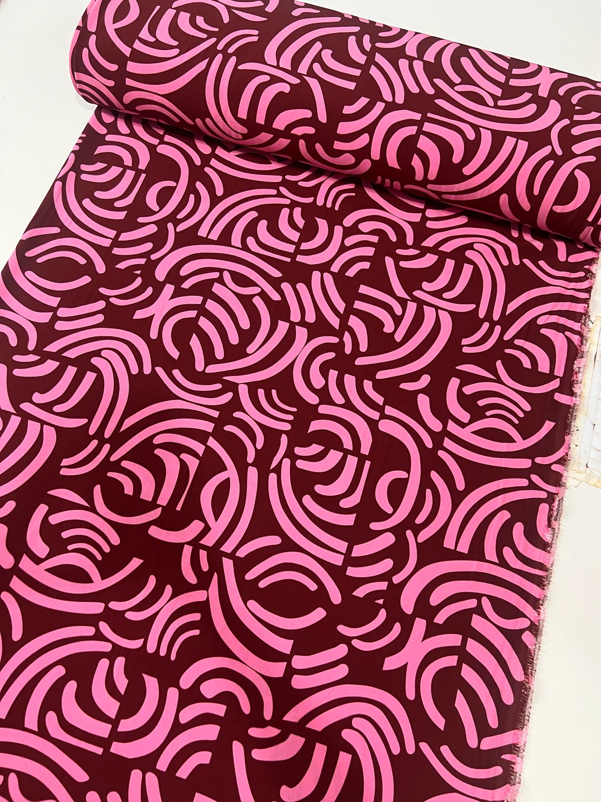 Tecido Crepe Larissa estampado e Liso  1,50m largura