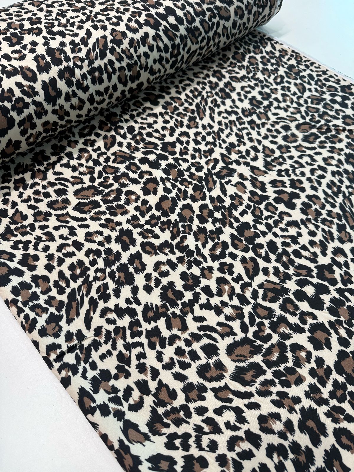 Tecido Crepe Alfaiataria New Look Estampado 1mt x1,50m Largura