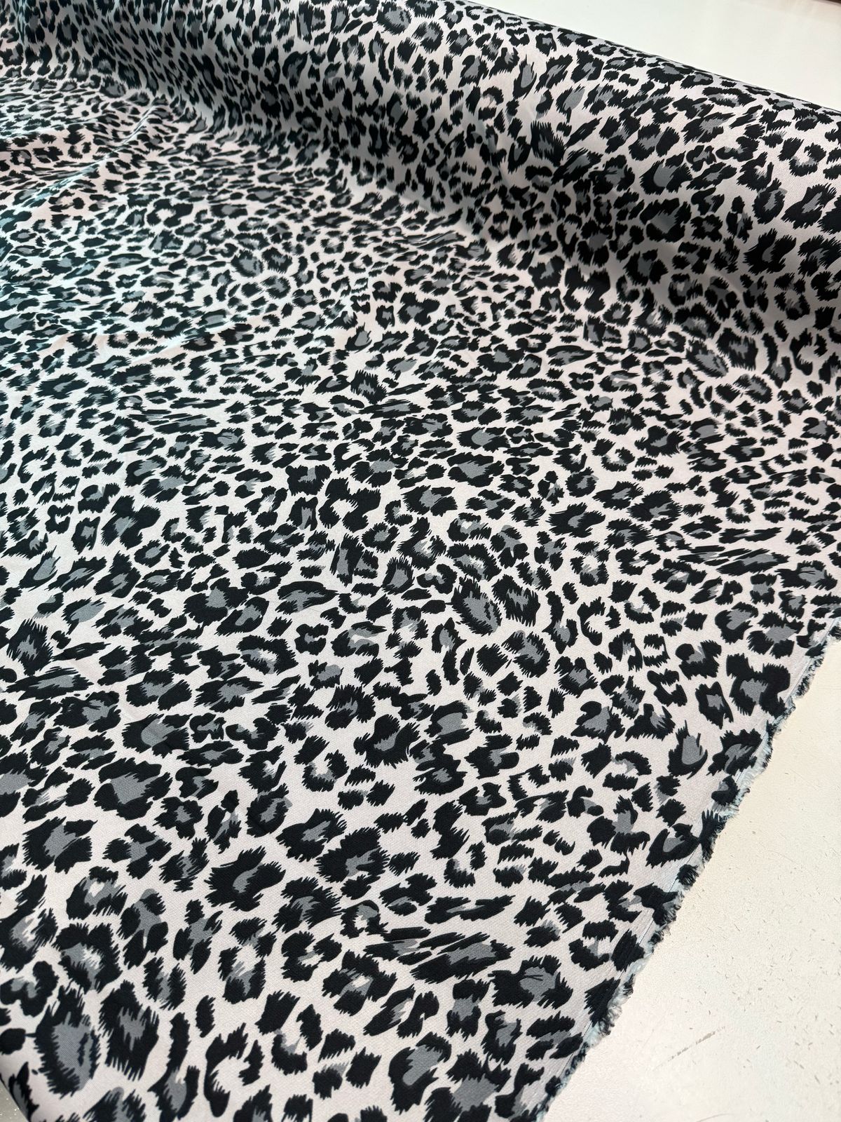 Tecido Crepe Alfaiataria New Look Estampado 1mt x1,50m Largura