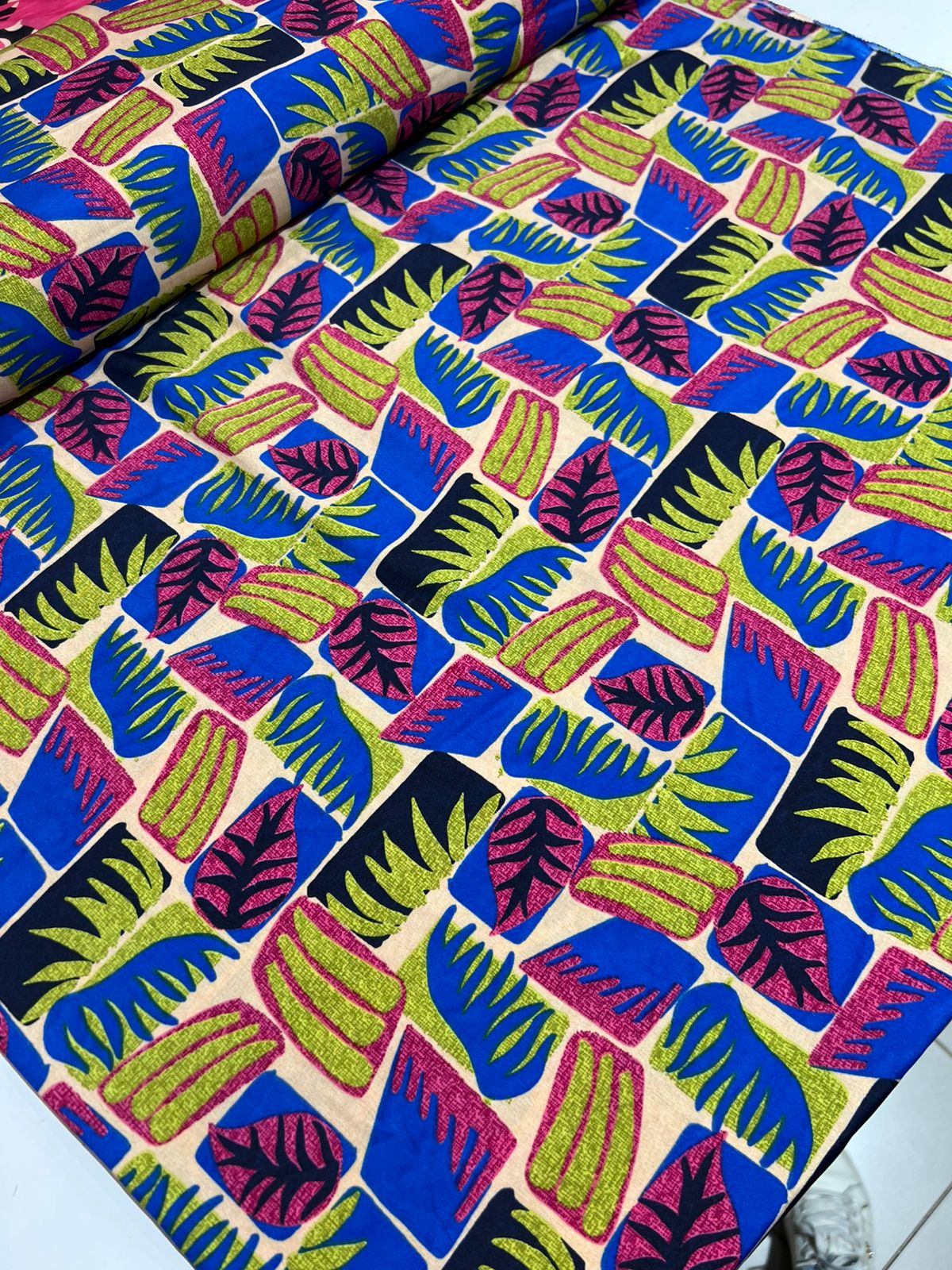 Crepe Aya estampado 1,40 largura toque de seda sedinha