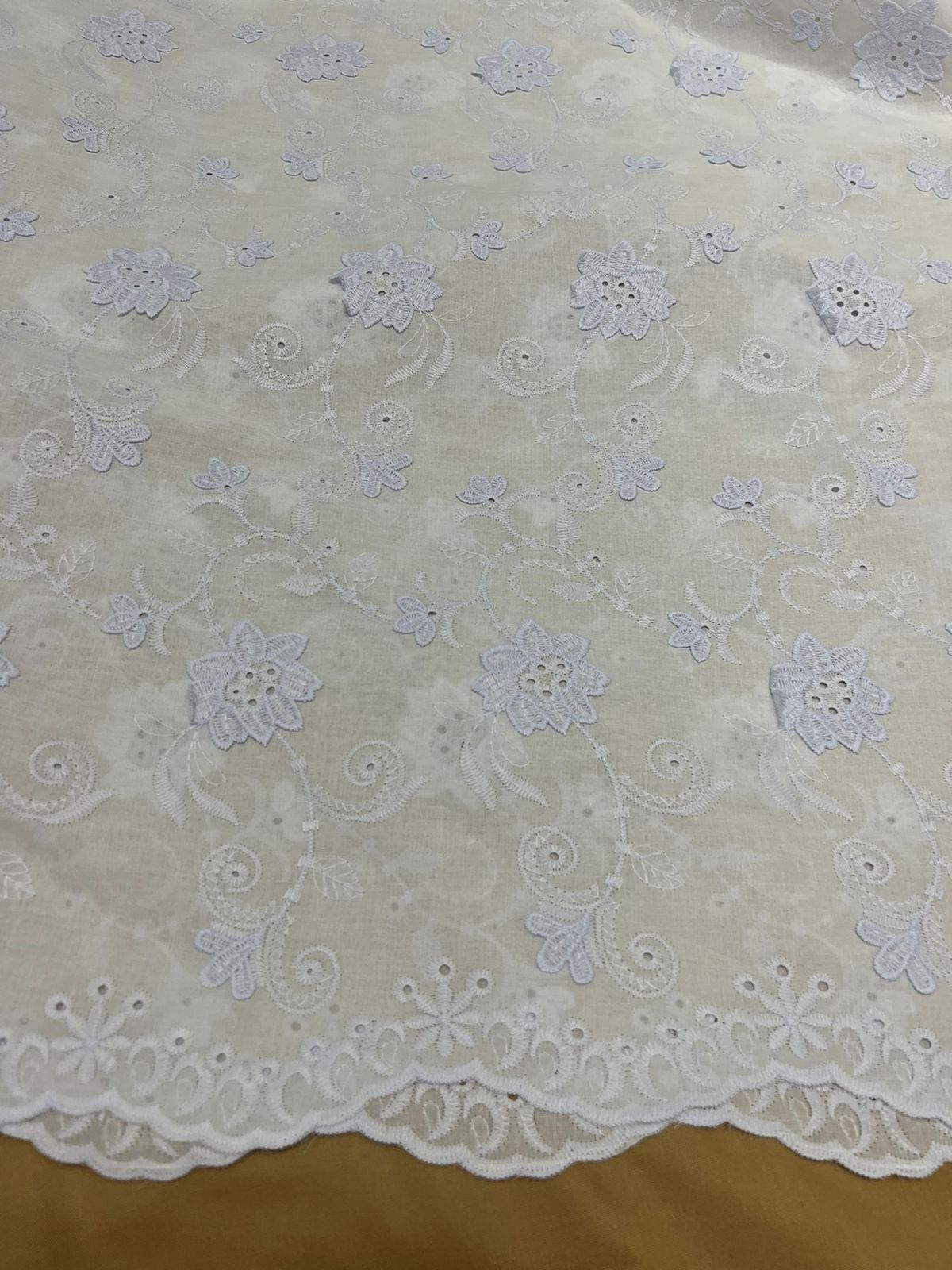 Tecido Laise Bordada 3D 100% algodão 1,40m Largura