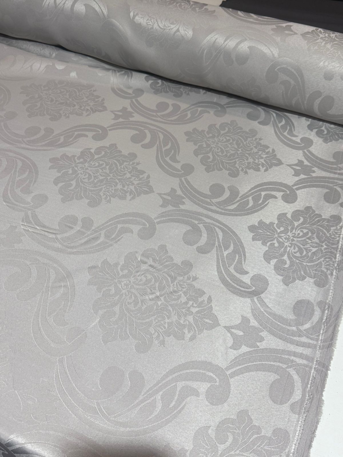 Tecido Jacquard Adamascado Floral 2,80m largura