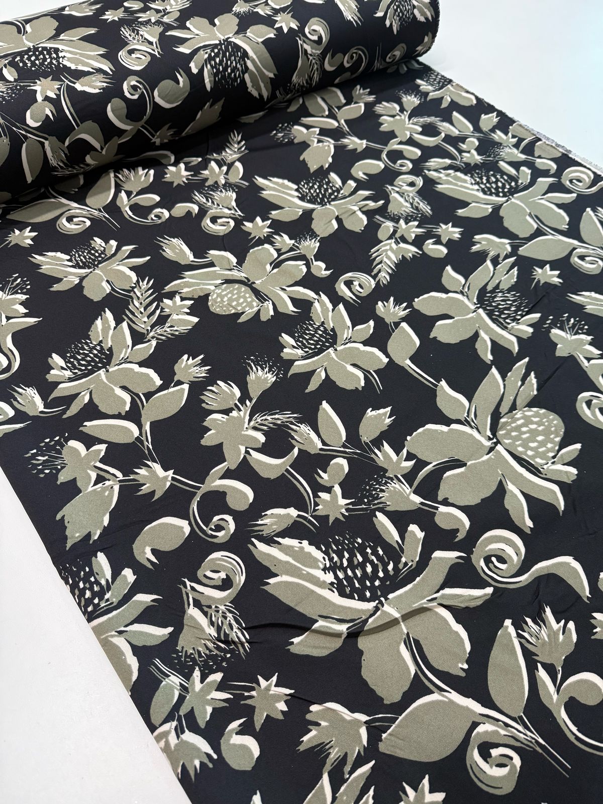 Tecido Crepe Alfaiataria New Look Estampado 1mt x1,50m Largura